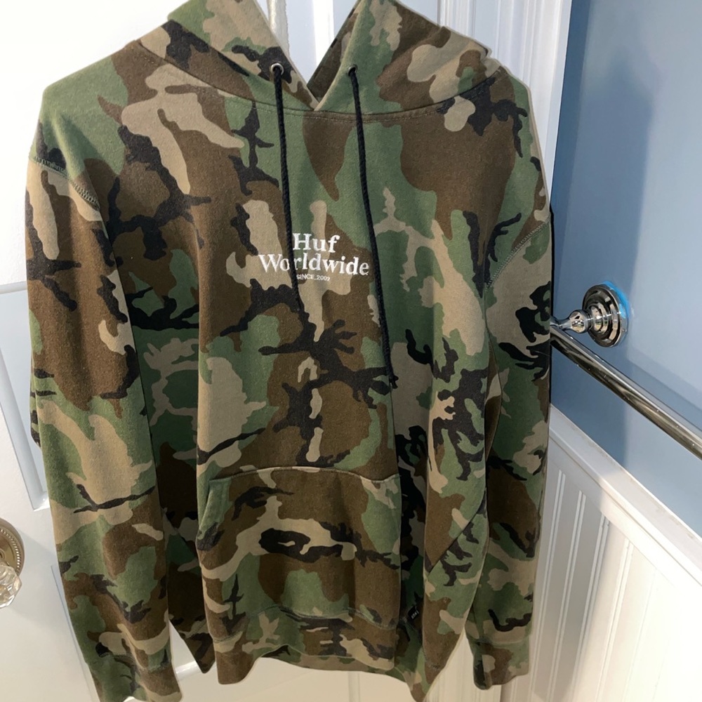 HUF Worldwide - Camo Hoodie w/ embroidery